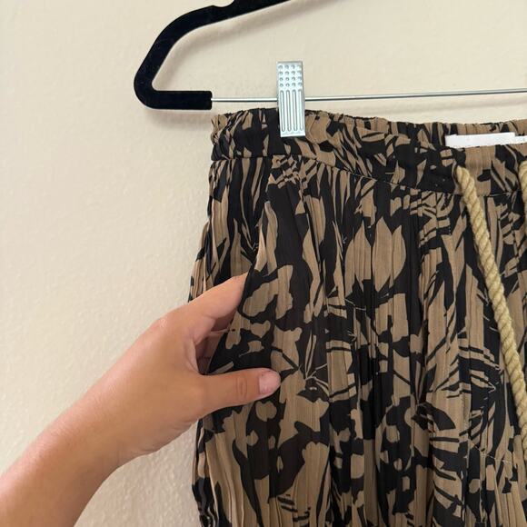 Jonathan Simkhai Floral Black & Tan chiffon pleated Flowy pants sz S - Picture 10 of 14